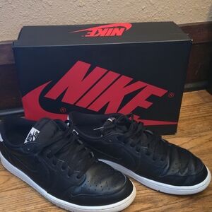 Nike Air Jordan 1